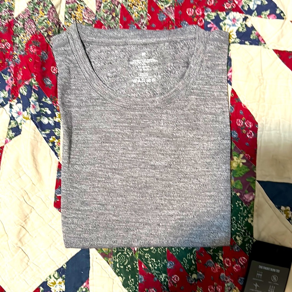 Fabletics Front Row Tee - Picture 2 of 5